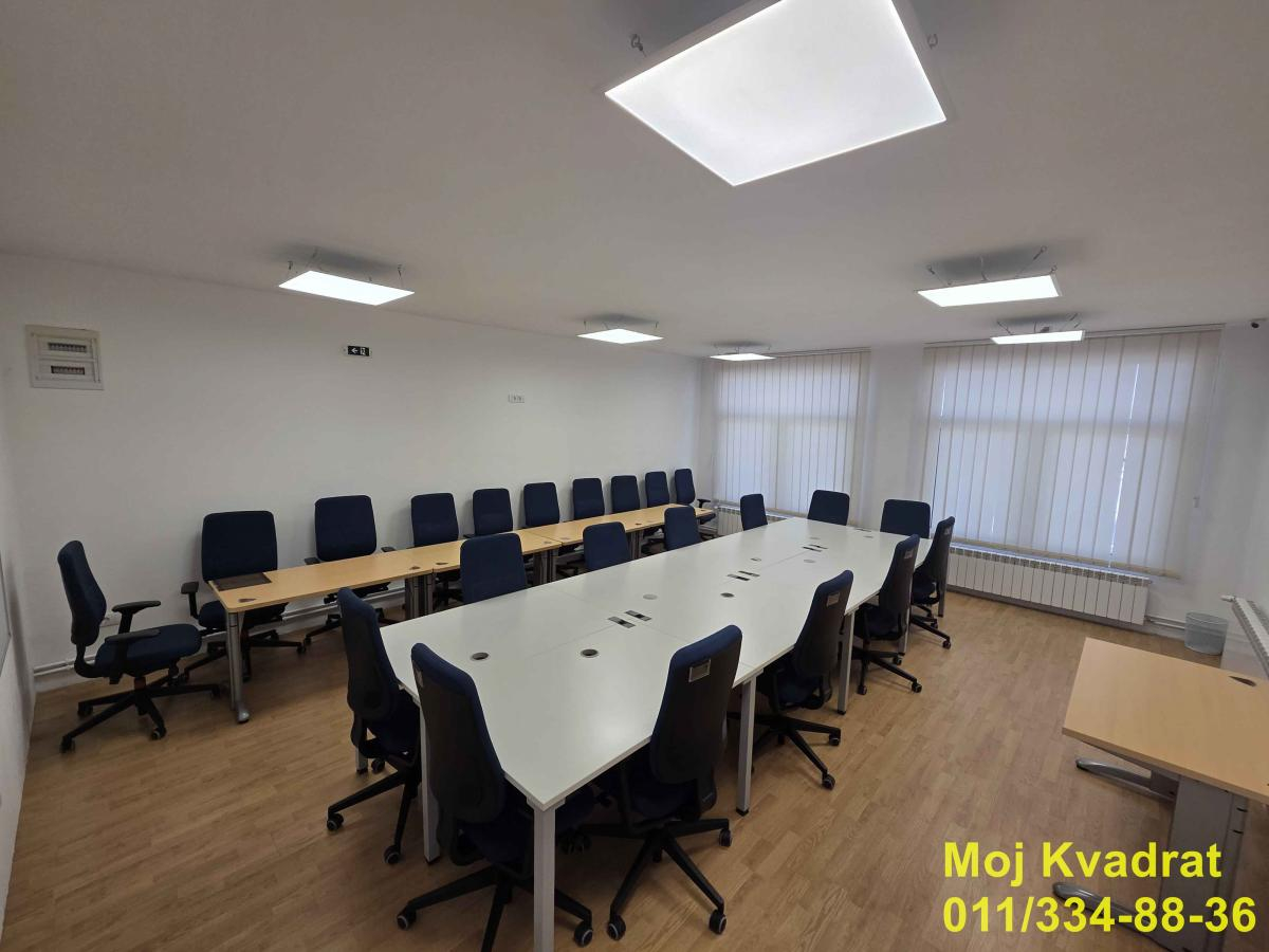 Poslovni prostor · 216 m² · Čačak, Okolina